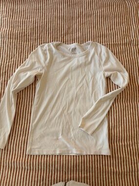 GAP Long Sleeve Crew Neck Tee in Off-White